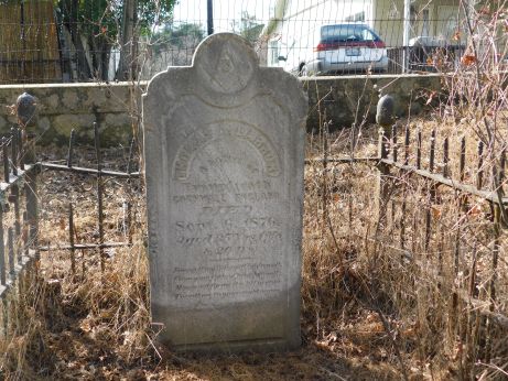 [Picture of Thomas Larron grave]